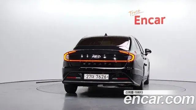 Hyundai Sonata Hybrid 2019 — Photo 7/20