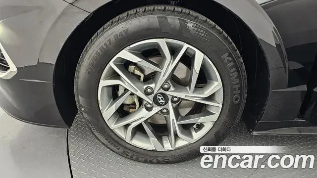 Hyundai Sonata Hybrid 2019 — Photo 14/20