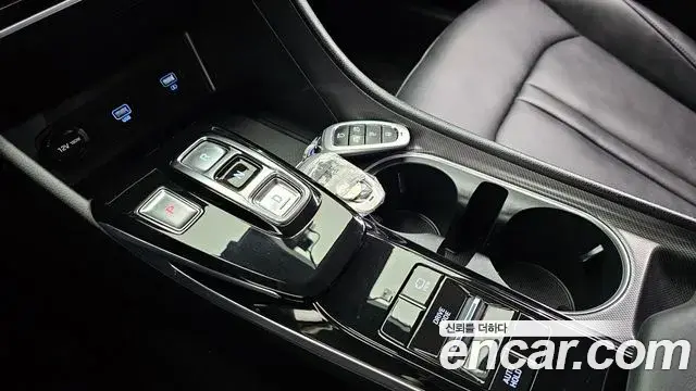 Hyundai Sonata Hybrid 2019 — Photo 8/20