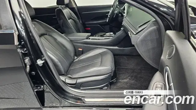 Hyundai Sonata Hybrid 2019 — Photo 13/20