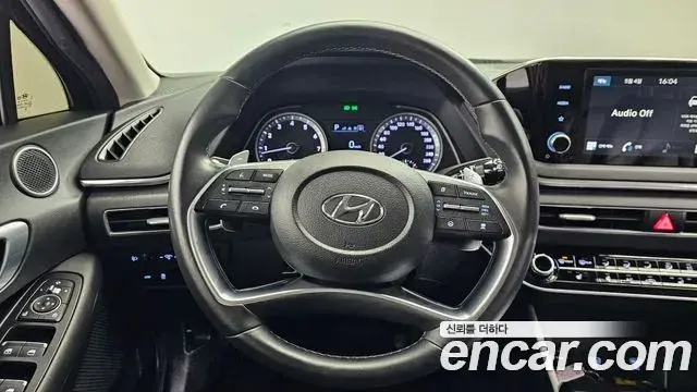 Hyundai Sonata Hybrid 2019 — Photo 9/20