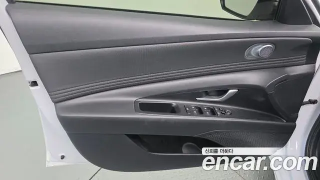 Hyundai The New Avante Hybrid 2020 — Photo 6/30