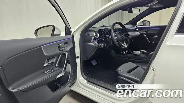 Mercedes-Benz A-Class 2023 — Photo 11/30
