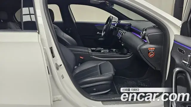 Mercedes-Benz A-Class 2023 — Photo 28/30