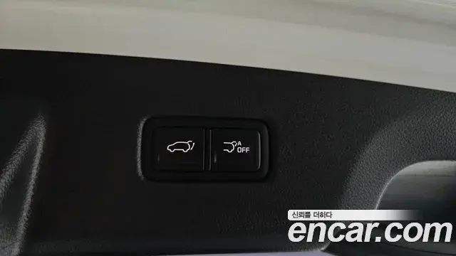 Kia Carnival 2023 — ფოტო 2/20