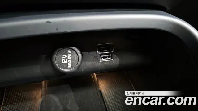 Volvo XC40 2021 — Şəkil 14/38