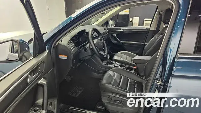 Volkswagen Tiguan 2021 — Şəkil 20/32
