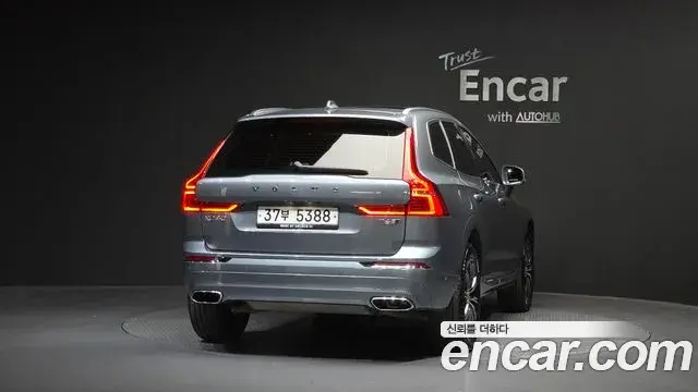 Volvo XC60 2018 — Şəkil 2/35
