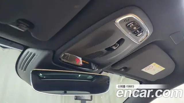 Volvo XC60 2018 — Şəkil 9/35