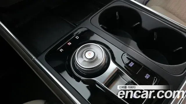 Kia Carnival 2024 — ფოტო 4/20