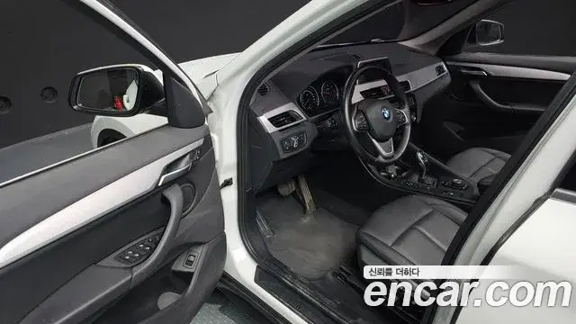 BMW X1 2020 — ფოტო 8/20