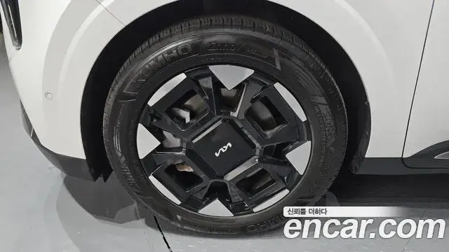 Kia Carnival 2024 — ფოტო 4/32