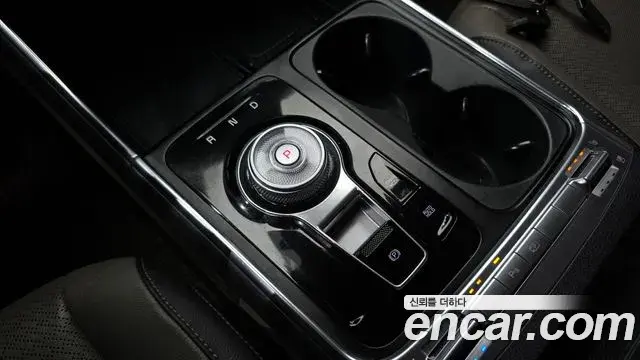 Kia Carnival 2024 — ფოტო 1/32