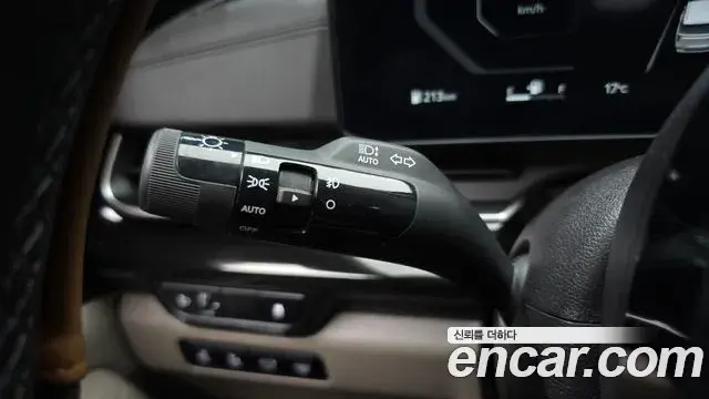 Kia Carnival 2024 — ფოტო 9/32