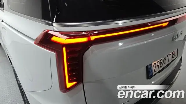 Kia Carnival 2024 — ფოტო 8/32