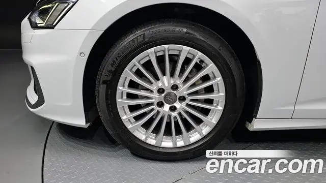 Audi A6 2020 — ფოტო 20/32