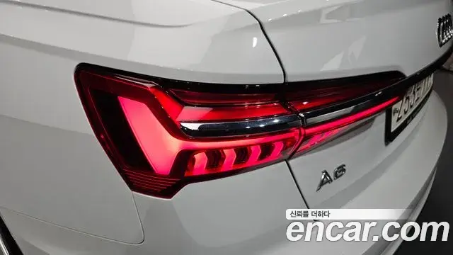 Audi A6 2020 — ფოტო 16/32