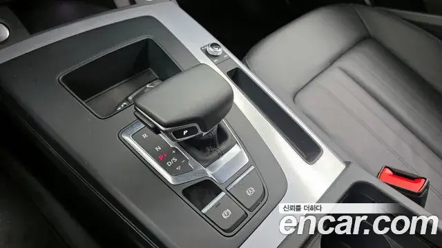 Audi Q5 2023 — Фото 9/20