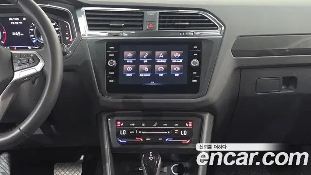 Volkswagen Tiguan 2021 — Şəkil 17/30