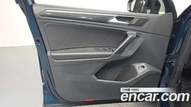 Volkswagen Tiguan 2021 — Şəkil 9/30