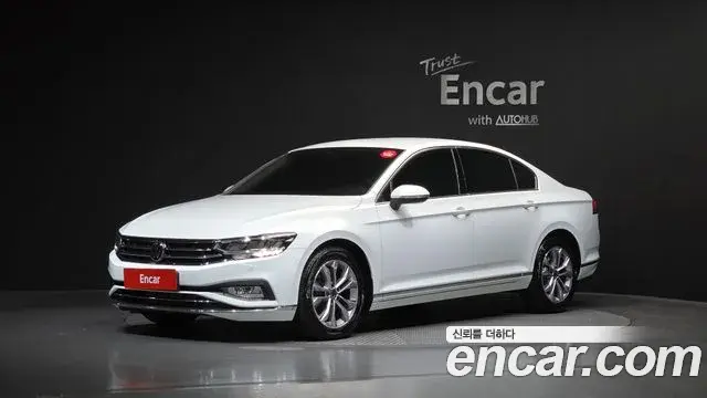 Volkswagen Passat GT 2022 — Şəkil 11/31