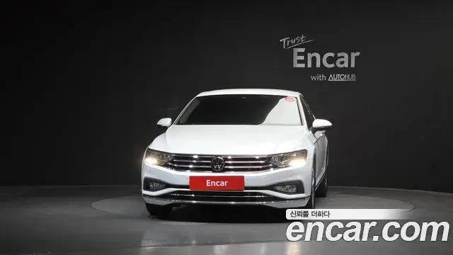 Volkswagen Passat GT 2022 — Şəkil 1/31
