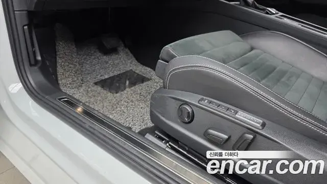 Volkswagen Passat GT 2022 — Şəkil 20/31
