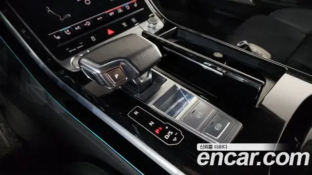 Audi A8 2019 — Şəkil 30/43