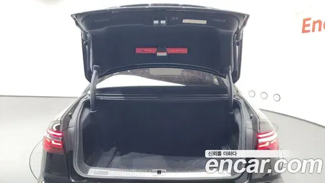 Audi A8 2019 — Şəkil 9/43