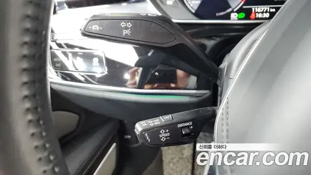 Audi A8 2019 — Şəkil 28/43