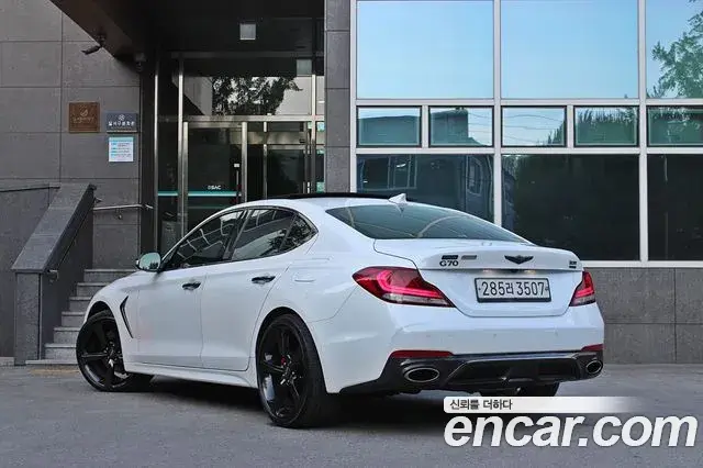 Genesis G70 2019 — ფოტო 15/20