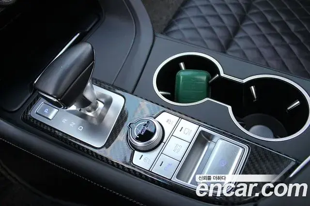 Genesis G70 2019 — ფოტო 16/20