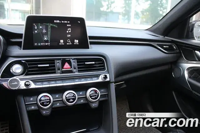 Genesis G70 2019 — ფოტო 17/20