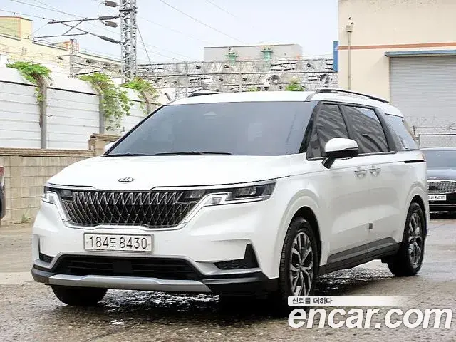 Kia Carnival 2021 — ფოტო 5/20