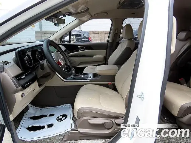 Kia Carnival 2021 — ფოტო 20/20