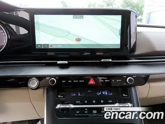 Kia Carnival 2021 — ფოტო 13/20