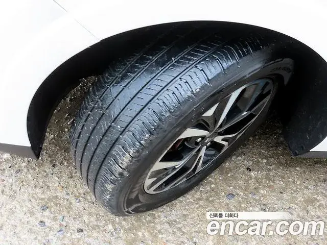 Kia Carnival 2021 — ფოტო 3/20