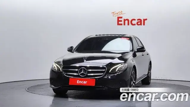 Mercedes-Benz E-Class 2020 — ფოტო 13/30