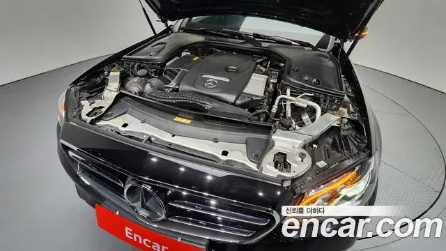 Mercedes-Benz E-Class 2020 — ფოტო 29/30