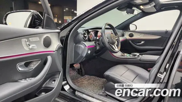 Mercedes-Benz E-Class 2020 — ფოტო 21/30