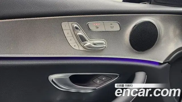 Mercedes-Benz E-Class 2020 — ფოტო 19/30