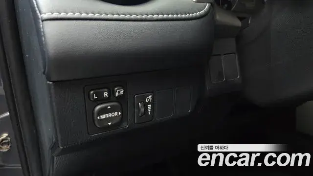 Toyota RAV4 2018 — Photo 18/20