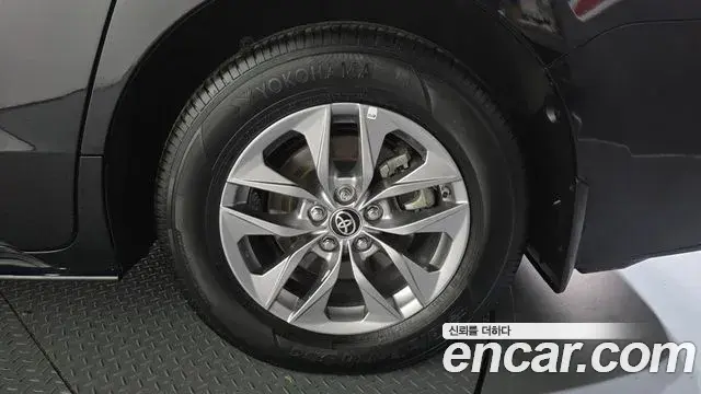 Toyota Sienna 2021 — ფოტო 15/34