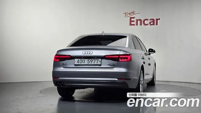 Audi A4 2018 — Фото 4/20