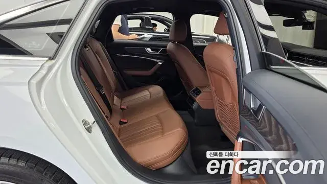 Audi A6 2020 — ფოტო 19/35