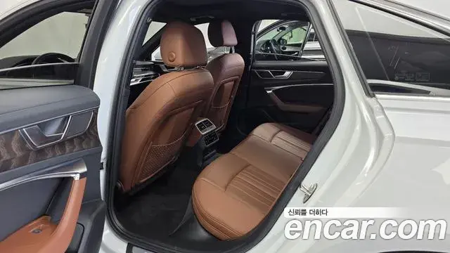 Audi A6 2020 — ფოტო 32/35