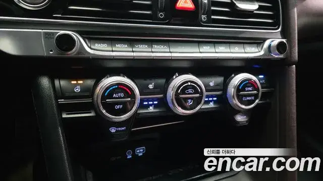 Genesis G70 2018 — ფოტო 25/30