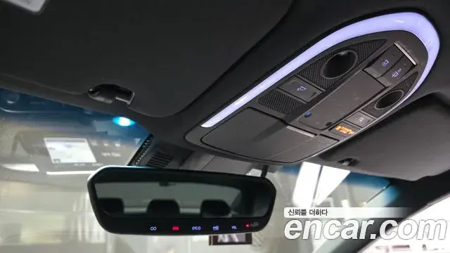 Genesis G70 2018 — ფოტო 13/30