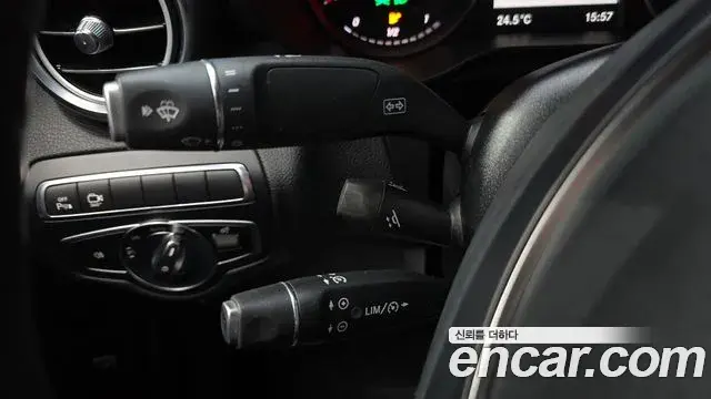Mercedes-Benz GLC-Class 2019 — Photo 15/31