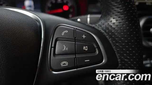 Mercedes-Benz GLC-Class 2019 — Photo 31/31